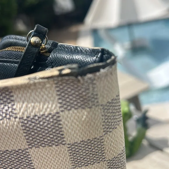 Louis Vuitton Wallet - Picture 7 of 7